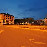 Roxy Plaza 4*