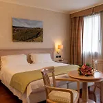 Roxy Plaza 4*