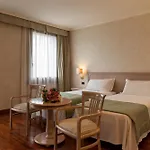 Roxy Plaza Hotell