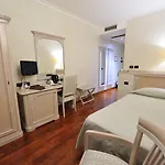 Hotell Roxy Plaza 4*