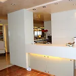 Roxy Plaza Hotel 4*