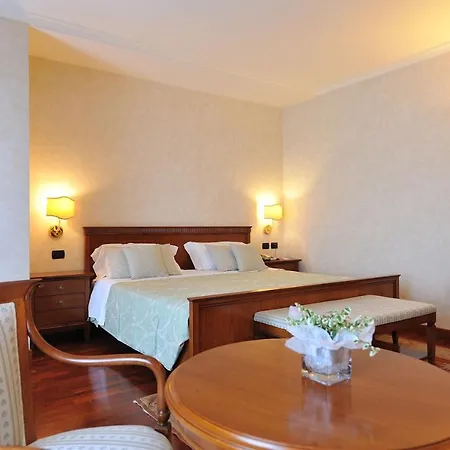 Hotell Roxy Plaza Soave (Verona)