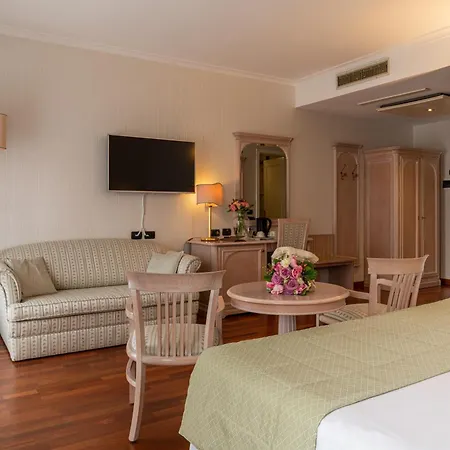 Roxy Plaza 4* 소아베