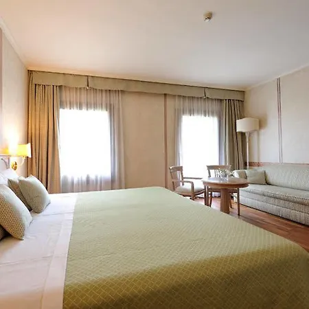 Roxy Plaza Hotel