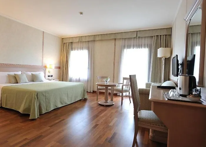 Hotell Roxy Plaza 4*