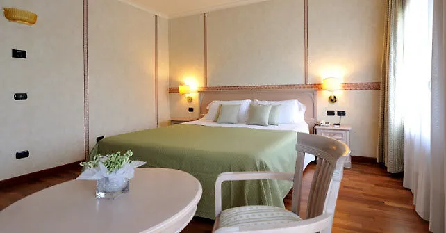 Hotell Roxy Plaza Soave (Verona)