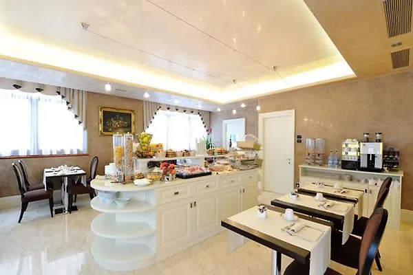 Roxy Plaza Hotell 4*