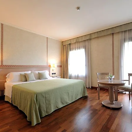 Hotel Roxy Plaza 4*