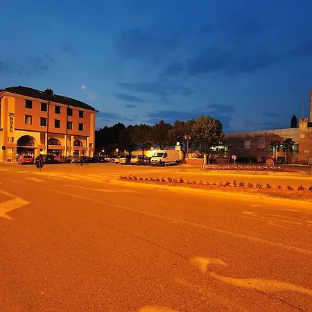 Roxy Plaza 4*