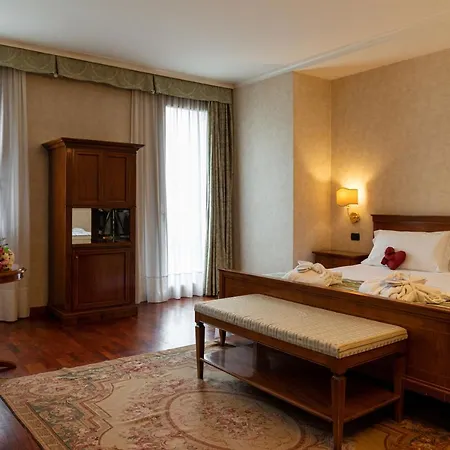 Hotel Roxy Plaza 4*