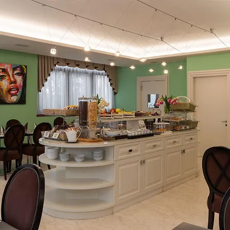 Hotel Roxy Plaza 4*