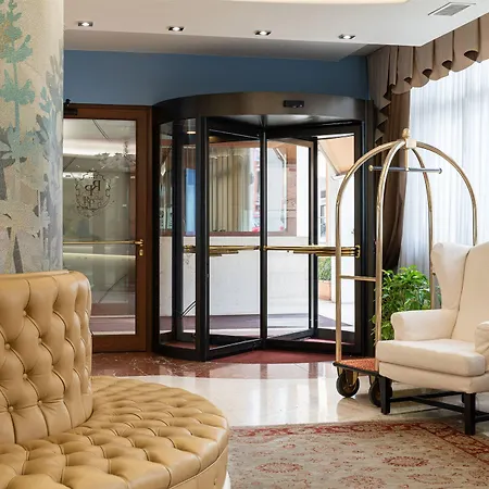Hotel Roxy Plaza 4*