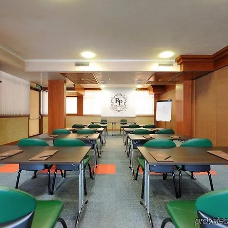 Roxy Plaza 4*