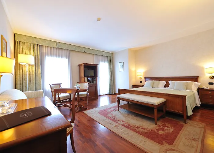 Roxy Plaza 4*
